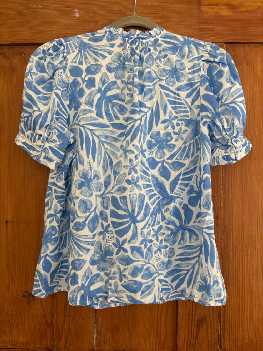 Crown & Ivy Blue White Floral Cotton Crochet Ruffle Puff Sleeve Top M - Picture 3 of 6